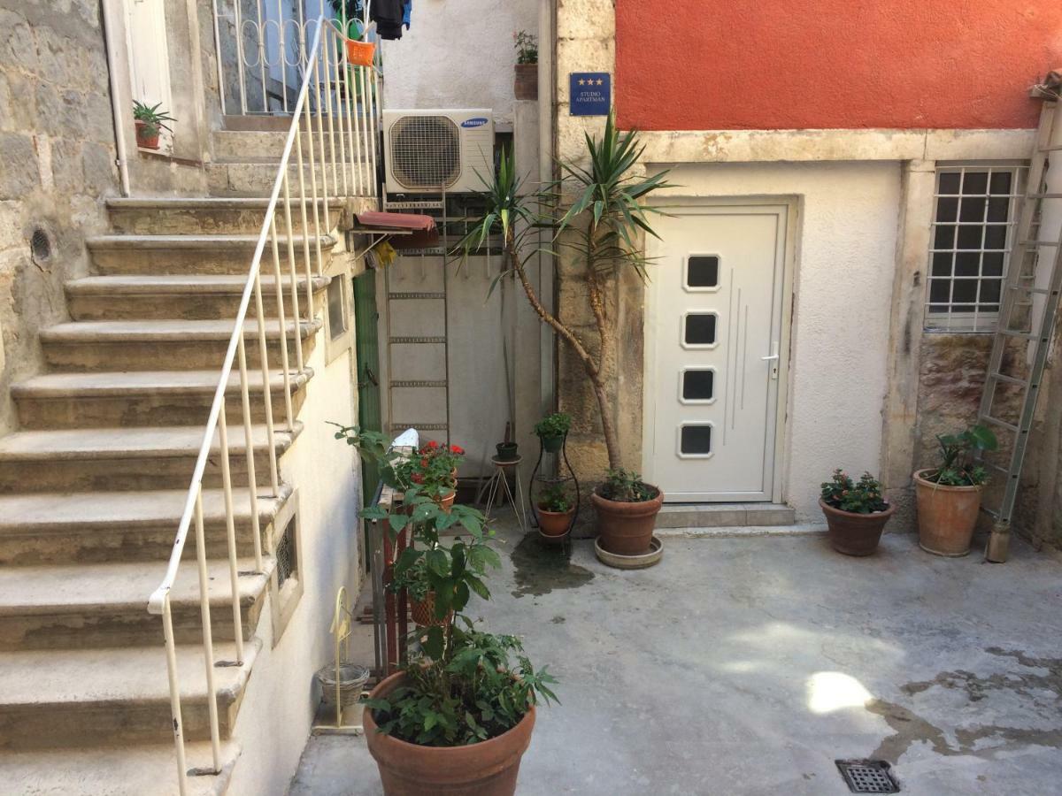 Studio Apartman Ana 斯普利特 外观 照片